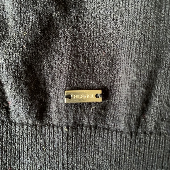 Tommy Hilfiger top - Picture 4 of 5